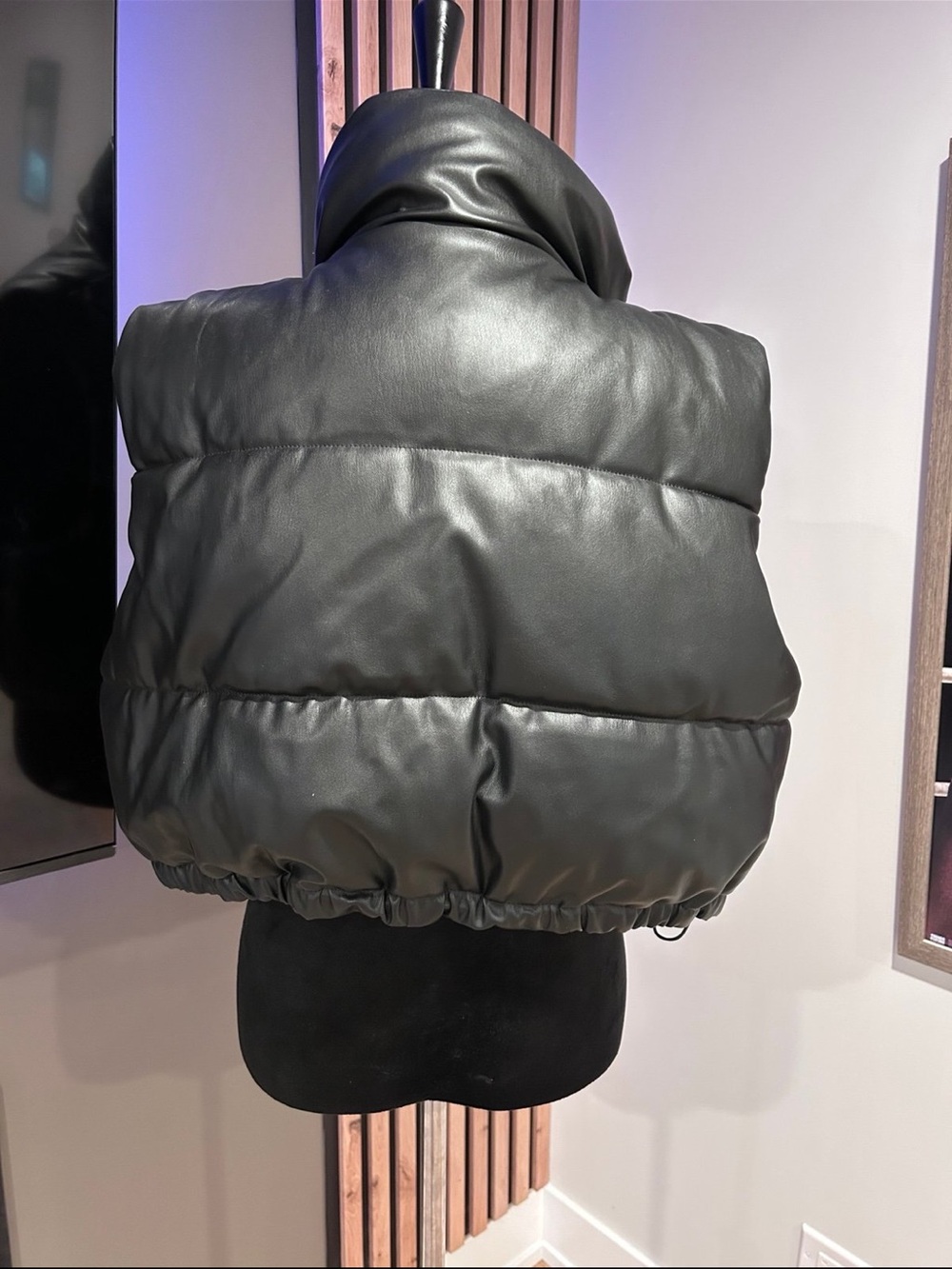 Zara Black Cropped Puffer Vest - Picture 4 of 6
